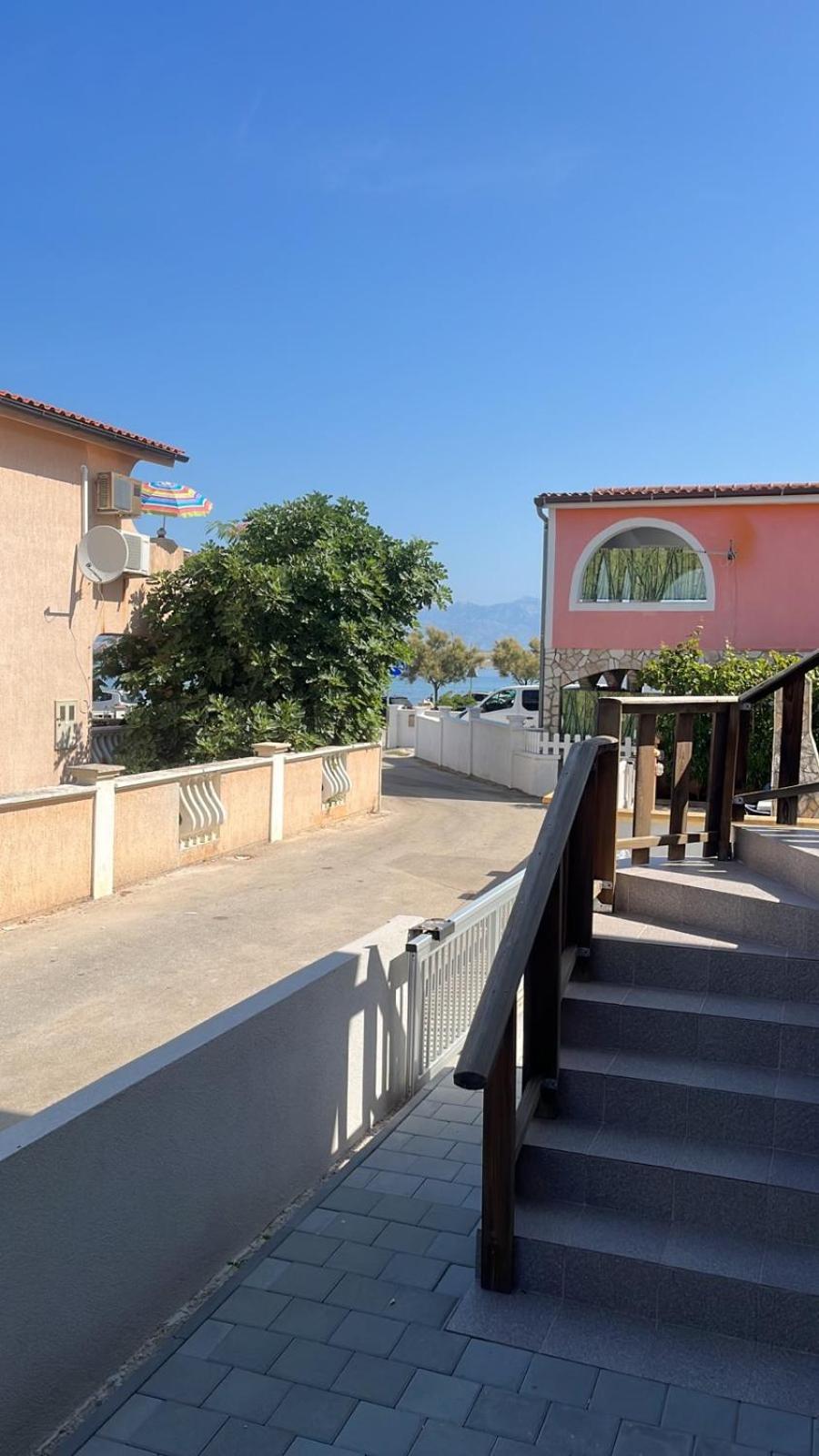 Sinisa Apartman วีร์ ภายนอก รูปภาพ