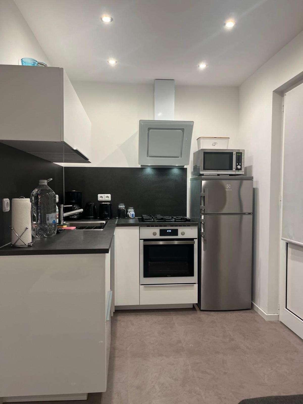 Sinisa Apartman วีร์ ภายนอก รูปภาพ