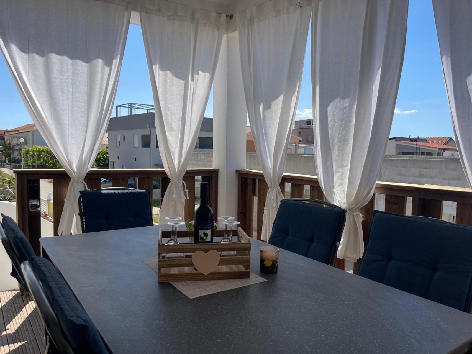 Sinisa Apartman วีร์ ภายนอก รูปภาพ
