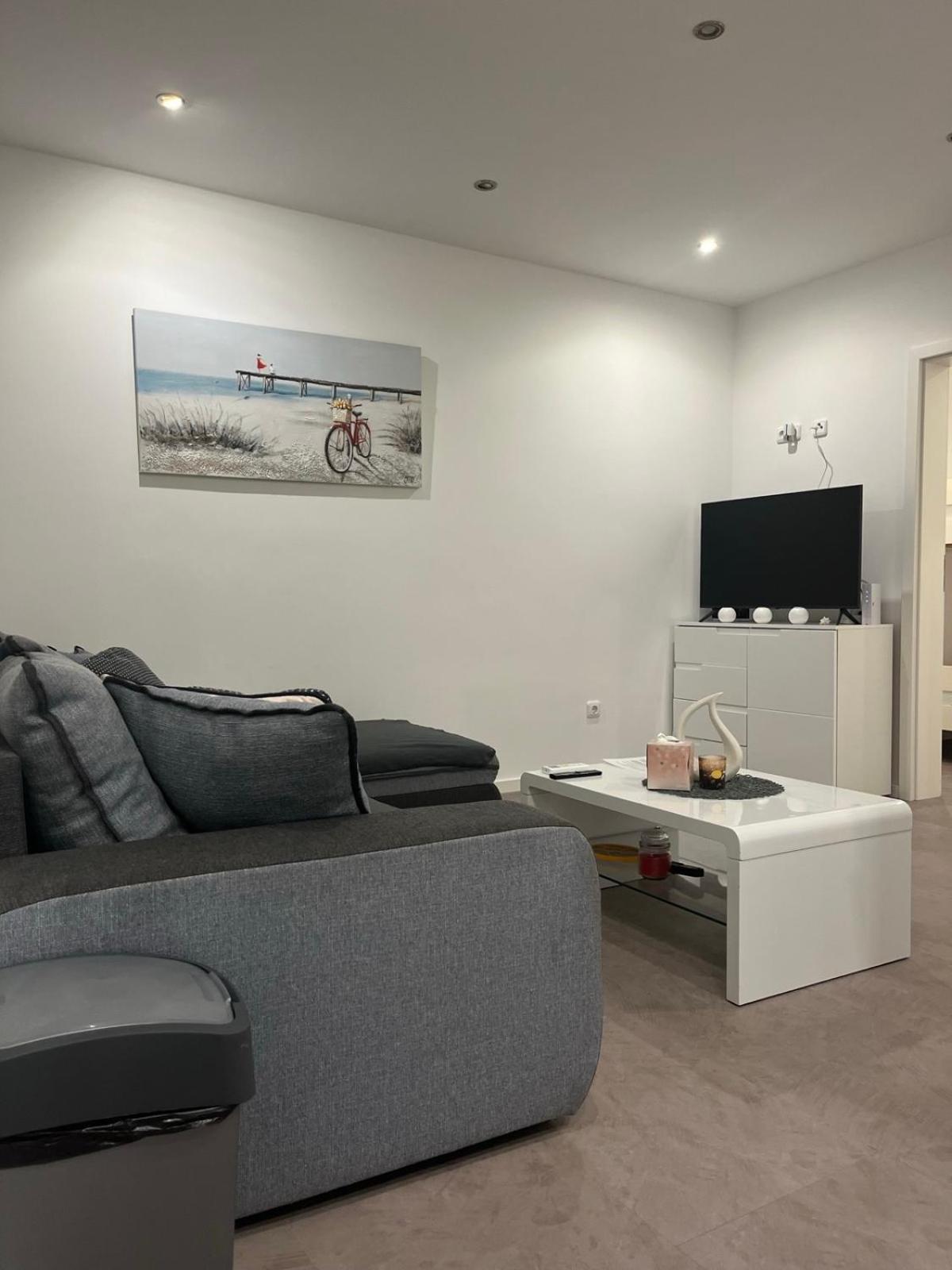 Sinisa Apartman วีร์ ภายนอก รูปภาพ