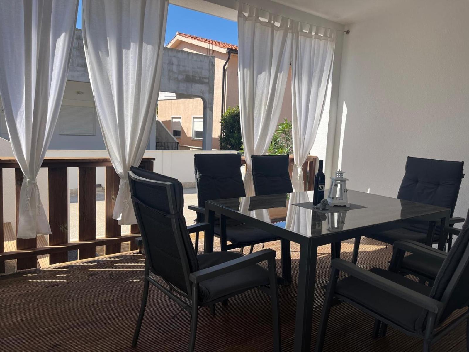 Sinisa Apartman วีร์ ภายนอก รูปภาพ